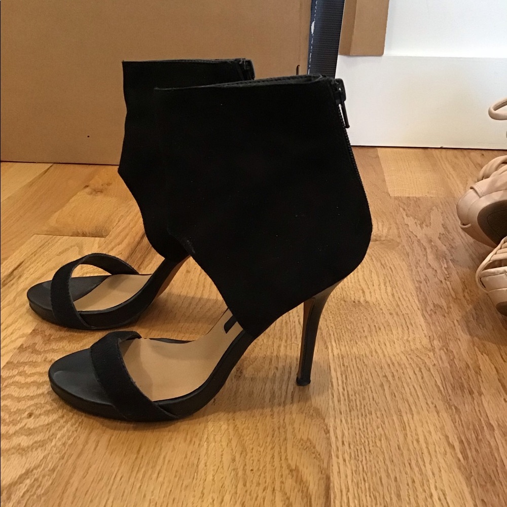 Kensie Calf skin and suede sandals